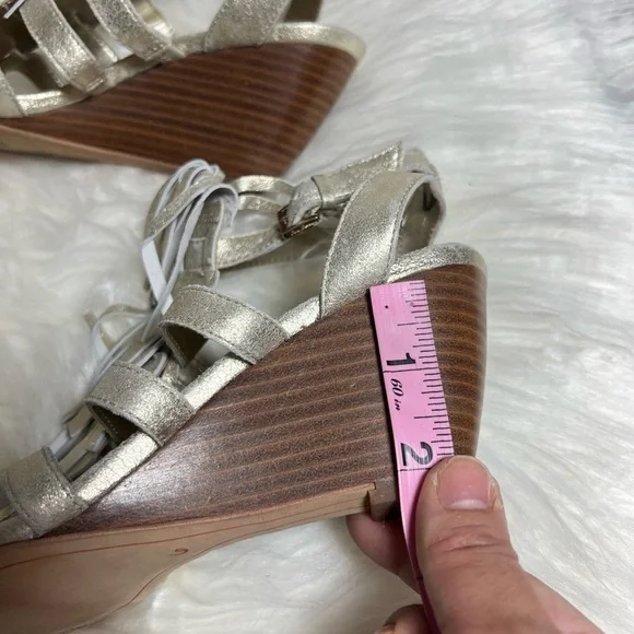 - SAM EDELMAN Gold Fringe Sandal Size 6 - Picture 8 of 17